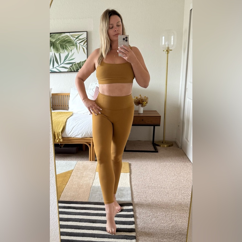 Vuori Dark Golden Rib Studio Legging